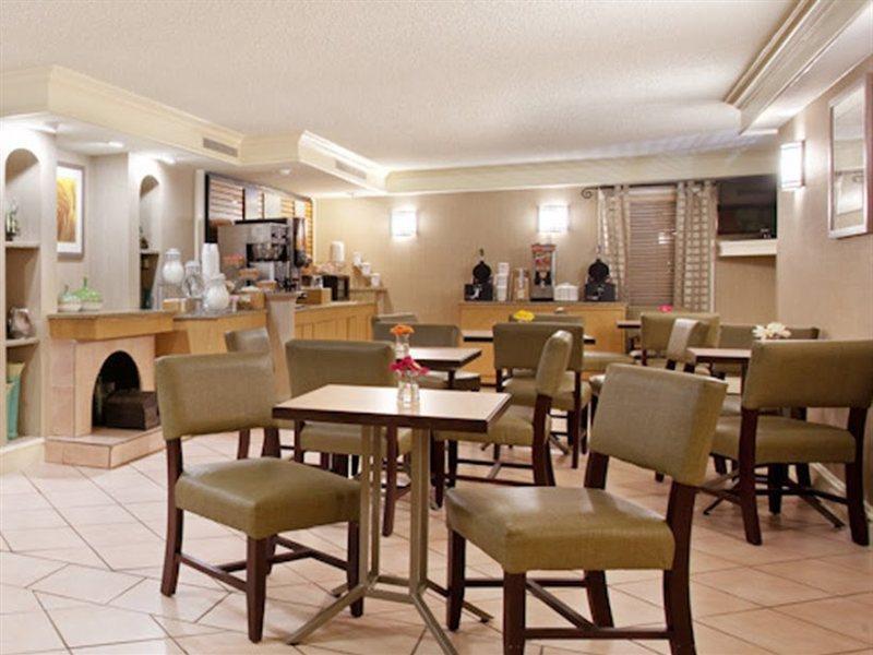 La Quinta Inn By Wyndham Denver Central Restoran fotoğraf